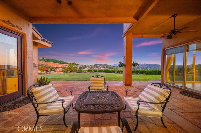 37654 Calle De Lobo, Murrieta CA: https://media.crmls.org/medias/d3938902-f9cb-456a-b9b9-7ba6c784c605.jpg
