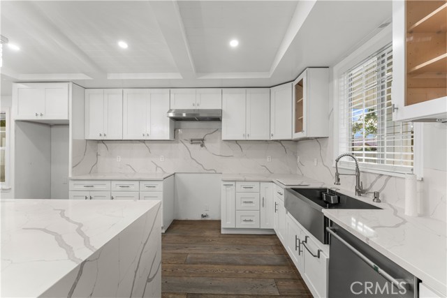 Detail Gallery Image 15 of 61 For 6418 Ringsdale Ct, Bakersfield,  CA 93313 - 3 Beds | 2/1 Baths