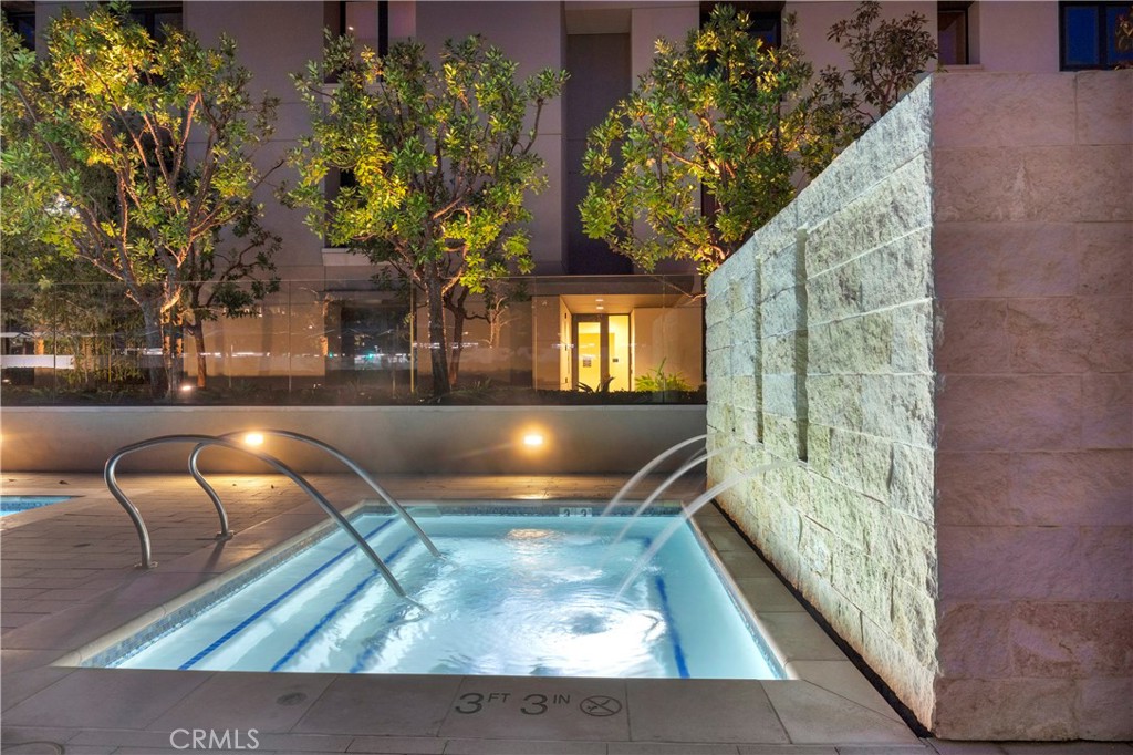 D3945030 Db09 4e46 81e8 5639b7133555