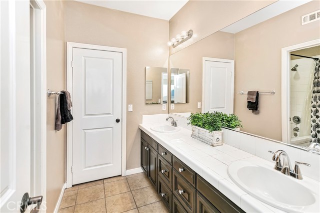 13744 Star Ruby Avenue, Eastvale CA: https://media.crmls.org/medias/d39562eb-2a4d-416a-8ffb-fb7cbe4eb74a.jpg