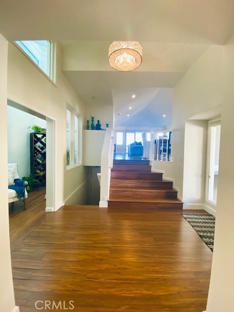 820 Gardenia Way, Corona del Mar CA: https://media.crmls.org/medias/d3956445-20a8-4fd2-a346-32276fa9329d.jpg