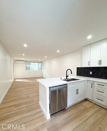 17000 Burbank Boulevard, Encino CA: https://media.crmls.org/medias/d395f23e-f732-4452-8988-3e776f8bff55.jpg