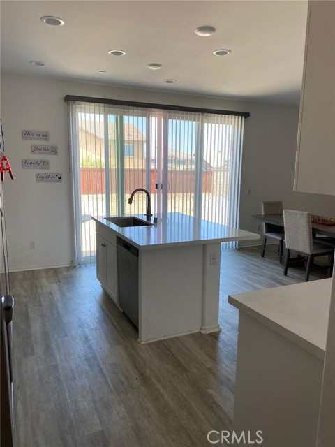11834 Ballina Street, Victorville CA: https://media.crmls.org/medias/d3963478-155d-49a2-997e-159095b35b92.jpg