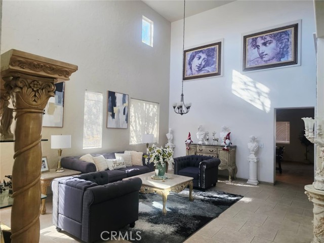 Detail Gallery Image 6 of 39 For 14630 Hondo Dr, Victorville,  CA 92394 - 4 Beds | 3 Baths