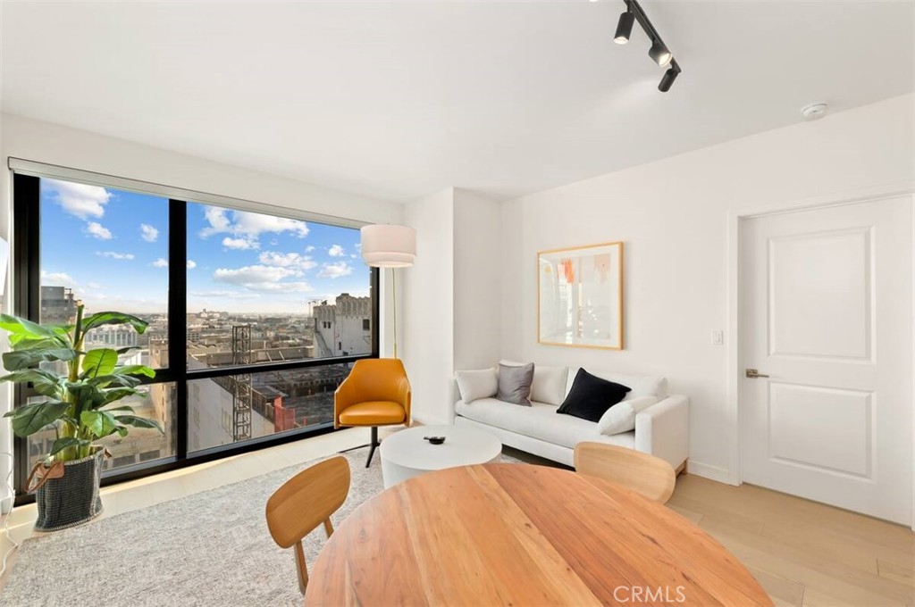 400 S Broadway #1601