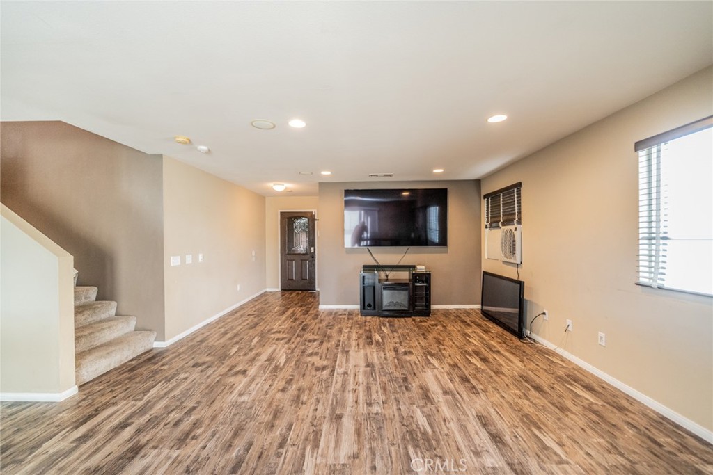 MLS #DW25223269 image #6