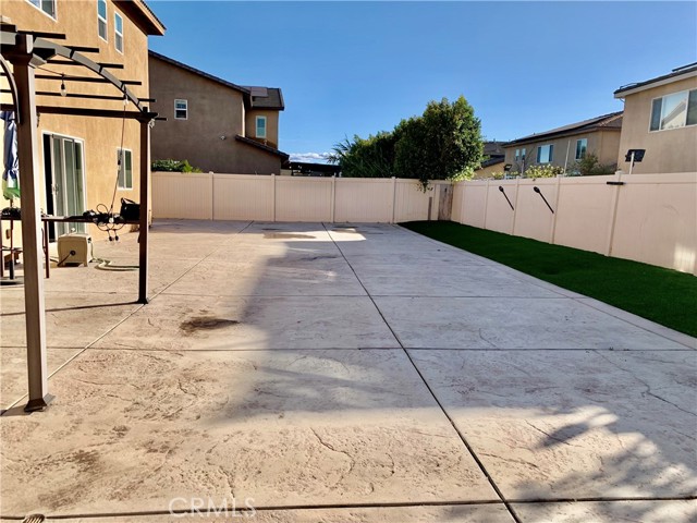 Detail Gallery Image 14 of 16 For 4759 Brison Ct, Jurupa Valley,  CA 91752 - 5 Beds | 3 Baths