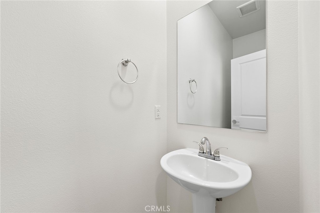 https://media.crmls.org/medias/d3980f51-2d25-4ddc-8948-11e7f673f4bf.jpg?preset=X-Large