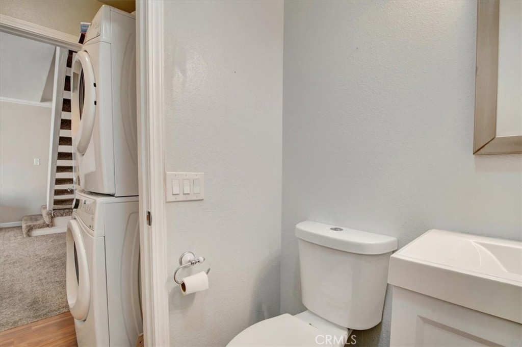 https://media.crmls.org/medias/d3981d86-02bb-4c7c-8c91-3a11e16a3af3.jpg?preset=X-Large