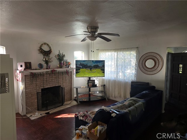 Detail Gallery Image 3 of 19 For 4920 Stratford, Los Angeles,  CA 90042 - – Beds | – Baths