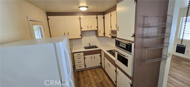 12482 Foothill Boulevard, Clearlake Oaks CA: https://media.crmls.org/medias/d39c3054-79ab-4282-bbd9-44bf7b124f50.jpg