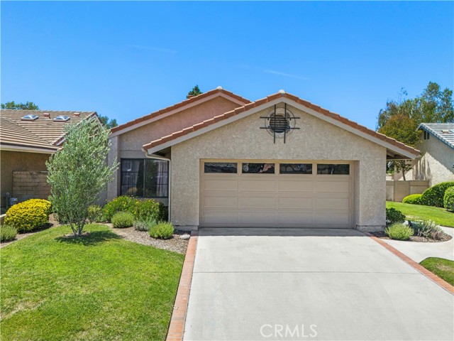 26175 Montolla Lane, Valencia CA: https://media.crmls.org/medias/d39c8eb1-eec4-45cf-a1ba-d19766937fcc.jpg
