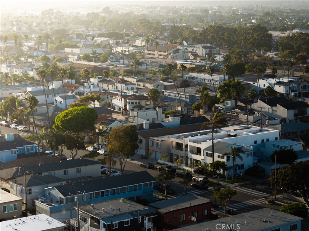 https://media.crmls.org/medias/d39d08c4-e43c-4365-9d09-b40e5f4fbefe.jpg?preset=X-Large