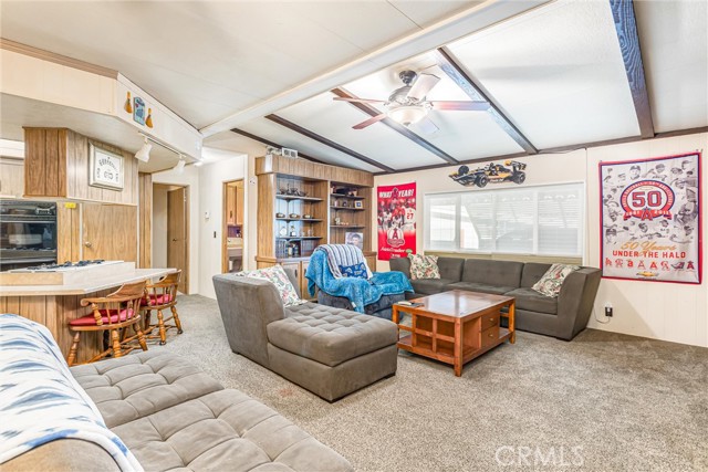 Detail Gallery Image 2 of 18 For 4000 Pierce St #106,  Riverside,  CA 92505 - 3 Beds | 2 Baths