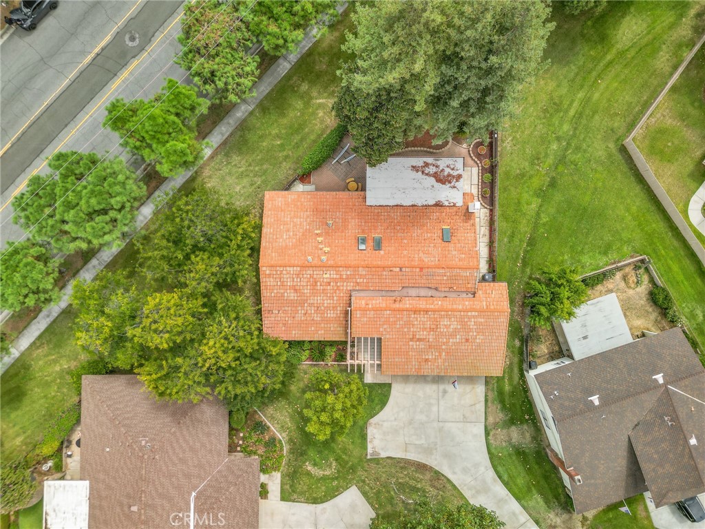 https://media.crmls.org/medias/d39d983f-371a-45c6-8c4b-4f35d6e59dca.jpg?preset=X-Large