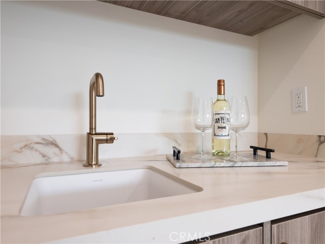 461 NW Chabela Dr., Manhattan Beach CA: https://media.crmls.org/medias/d39dac7f-3938-48b4-9f82-a7cd1310e66e.jpg