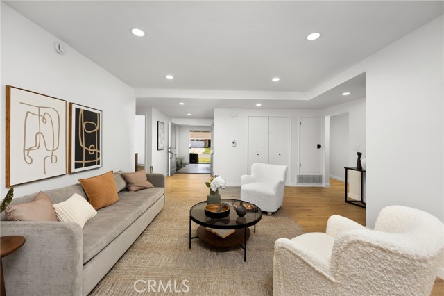 Detail Gallery Image 3 of 14 For 230 Gila Way, Placentia,  CA 92870 - 4 Beds | 2/1 Baths