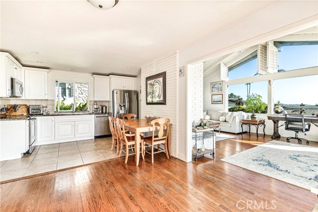 Detail Gallery Image 12 of 20 For 2 Vista Del Sol, Laguna Beach,  CA 92651 - 2 Beds | 2 Baths