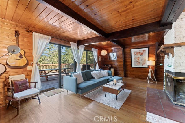 1320 Woodland Drive, Pine Mountain Club CA: https://media.crmls.org/medias/d39f0da1-a3df-48c7-b6b2-24a8cde4f9b1.jpg