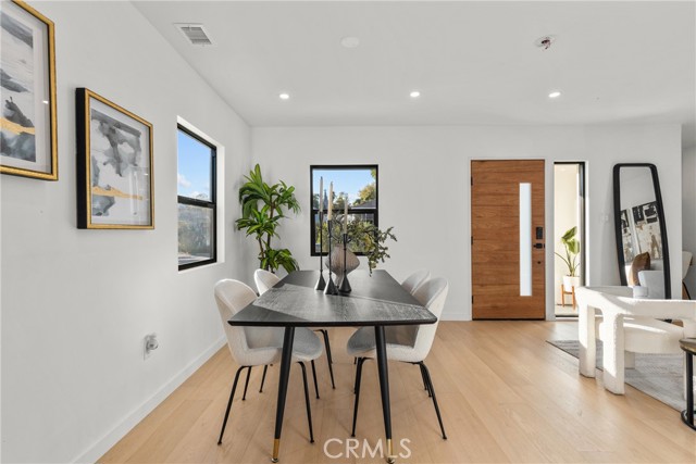 Detail Gallery Image 5 of 23 For 1724 S Fairfax, Los Angeles,  CA 90019 - 3 Beds | 2 Baths