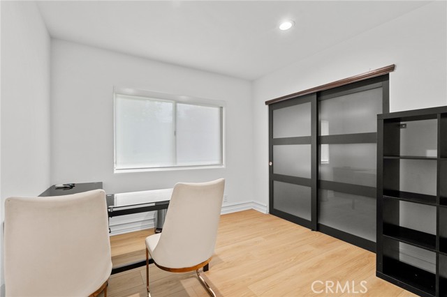 Detail Gallery Image 19 of 26 For 3677 Eddingham Ave, Calabasas,  CA 91302 - 6 Beds | 6/1 Baths