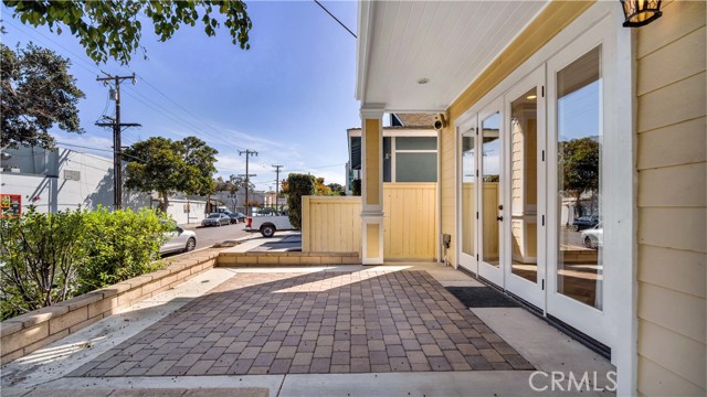 Detail Gallery Image 3 of 30 For 431 Iris Ave, Corona Del Mar,  CA 92625 - 3 Beds | 3 Baths
