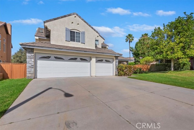 Detail Gallery Image 2 of 57 For 10011 Thornbird Ct, Moreno Valley,  CA 92557 - 4 Beds | 3 Baths