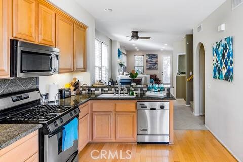 Detail Gallery Image 8 of 26 For 209 Tall Oak, Irvine,  CA 92603 - 3 Beds | 3/1 Baths