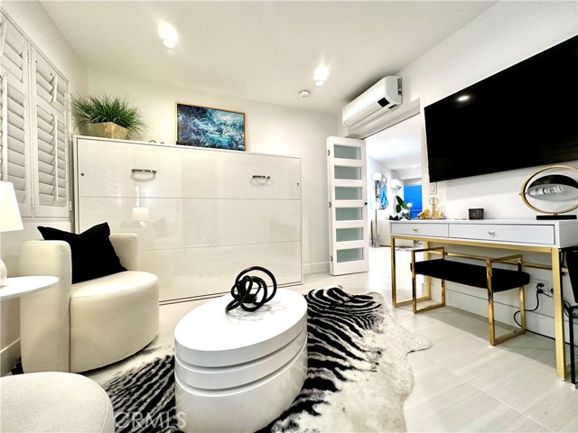 En-suite with murphy bed