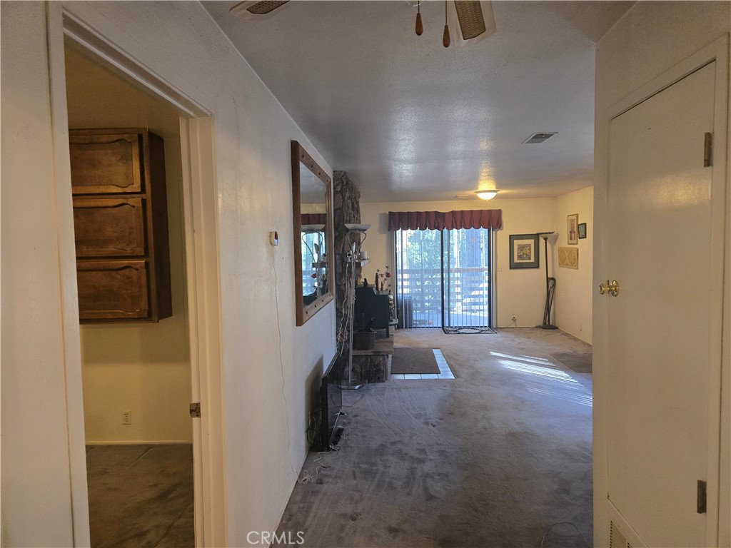 https://media.crmls.org/medias/d3a390eb-c7dd-4e44-863c-58de4fc0b025.jpg?preset=X-Large