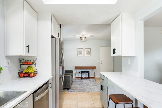 Detail Gallery Image 12 of 34 For 12840 Mayflower Ct, Riverside,  CA 92503 - 3 Beds | 2/1 Baths