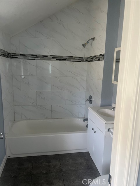 252 S 7th, Montebello CA: https://media.crmls.org/medias/d3a4d2ff-4770-4ef5-b553-b4e874f83965.jpg