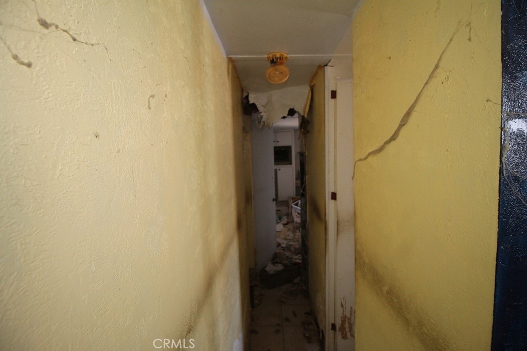 https://media.crmls.org/medias/d3a4ecb0-d99c-44fd-a2a6-456f4e035e21.jpg?preset=X-Large