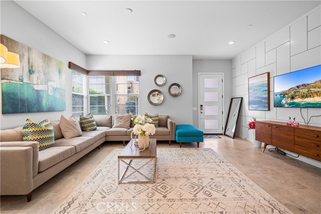 Detail Gallery Image 5 of 67 For 814 Beacon, Irvine,  CA 92618 - 3 Beds | 2/1 Baths