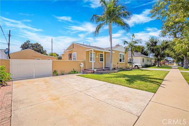 Detail Gallery Image 1 of 34 For 5412 E Harco St, Long Beach,  CA 90808 - 4 Beds | 2 Baths