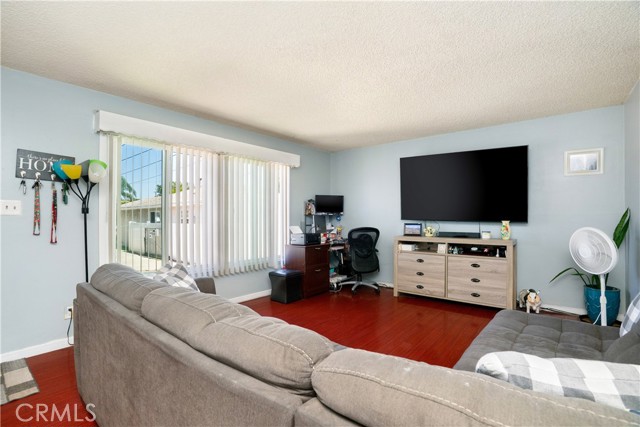 4220 W 165th Street, Lawndale CA: https://media.crmls.org/medias/d3a52b59-bbee-496d-bb6a-d94ffed1b012.jpg