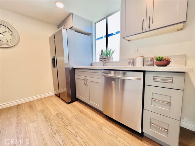 Brand New Appliances and Remodeled Kitchen