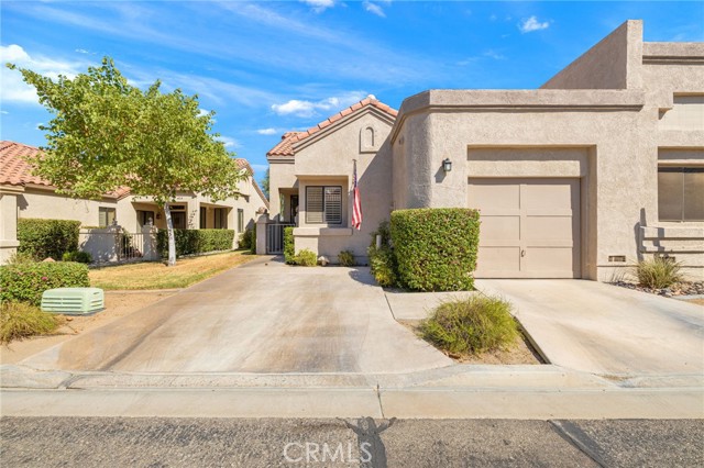 41961 Preston Trail, Palm Desert CA: https://media.crmls.org/medias/d3a755e5-2a47-4a42-8c2c-84e3bd2a74ca.jpg