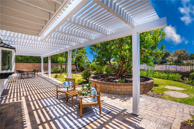 26982 Pueblonuevo Drive, Mission Viejo CA: https://media.crmls.org/medias/d3a8ed5e-b861-446e-84d2-abc9fe06e93e.jpg