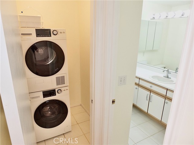 121 Sinclair Avenue, Glendale CA: https://media.crmls.org/medias/d3a90c5c-31cc-4502-a44d-4ed10ff7b52b.jpg