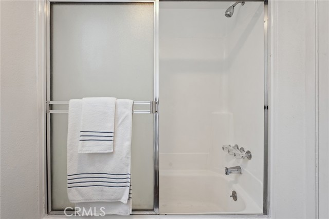 5254 Don Pio Drive, Woodland Hills CA: https://media.crmls.org/medias/d3a95486-107f-4886-b8ee-1dd348339cf6.jpg