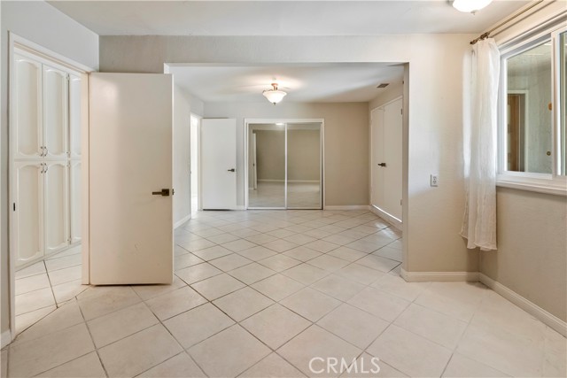 6065 Saint Augustine Drive, Riverside CA: https://media.crmls.org/medias/d3a96f5a-271a-4b45-b1f5-39cfbb69872f.jpg