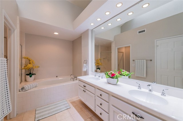 Detail Gallery Image 22 of 37 For 15 Baristo, Irvine,  CA 92612 - 2 Beds | 2/1 Baths