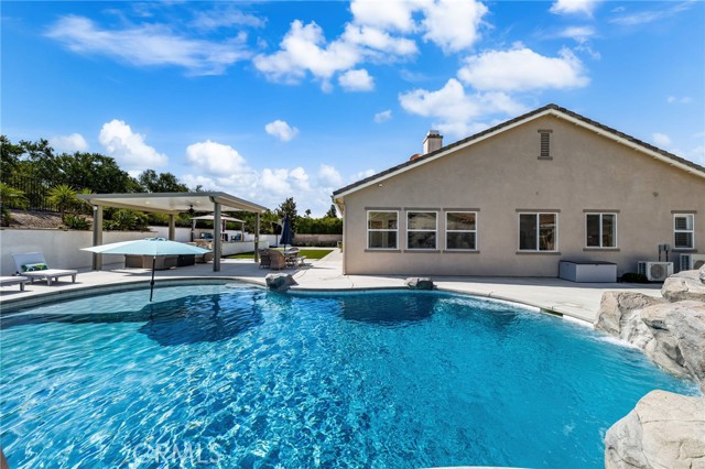8067 Terraza Court, Riverside CA: https://media.crmls.org/medias/d3a9ca70-8030-4462-bc9e-38ec8a1f7d14.jpg