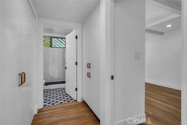 Detail Gallery Image 21 of 28 For 1531 Wellesley, Los Angeles,  CA 90025 - 4 Beds | 3 Baths