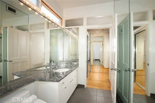 3847 Royal Woods Drive, Sherman Oaks CA: https://media.crmls.org/medias/d3aaa771-1581-4173-af4f-9f0a69f0be63.jpg