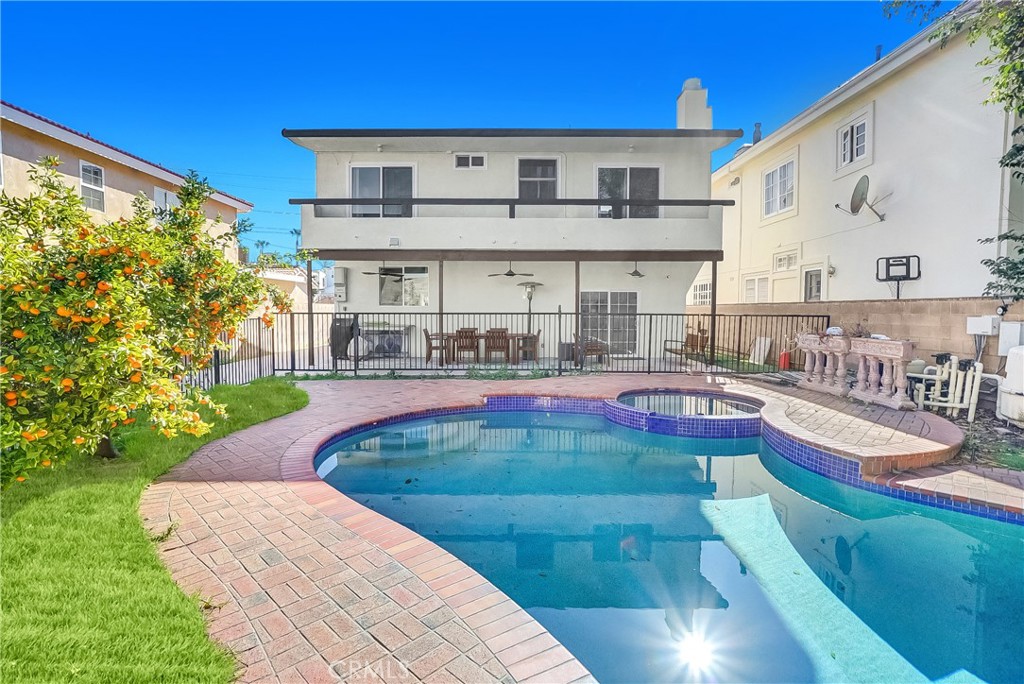 15751 Morrison Street, Encino, CA 91436