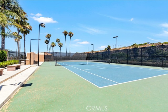 Detail Gallery Image 20 of 21 For 235 62nd St, Newport Beach,  CA 92663 - 3 Beds | 3 Baths