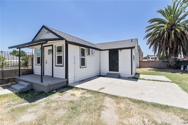 1235 Spruce Street, San Bernardino CA: https://media.crmls.org/medias/d3abdf35-0041-46d3-853f-89aa69c6779c.jpg