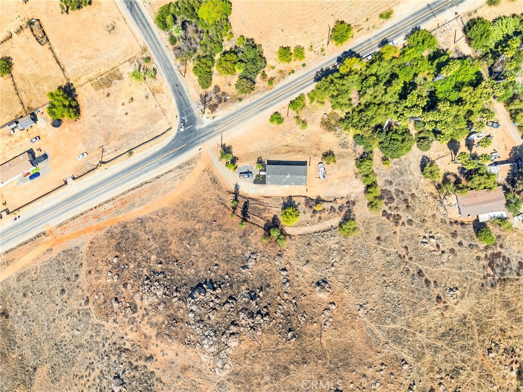 https://media.crmls.org/medias/d3ac0efe-e273-4e5c-8f12-81f86be9261e.jpg?preset=X-Large
